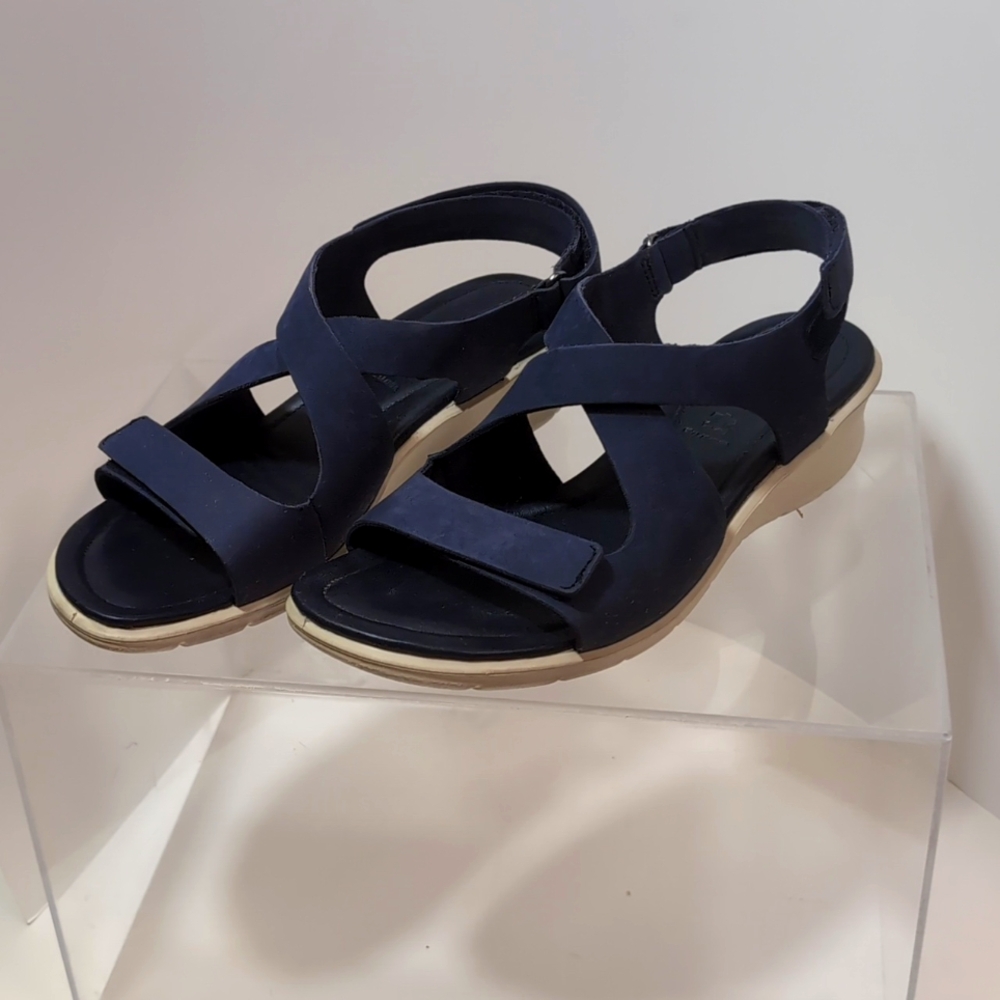 Midnight blue Crocs size 6.5